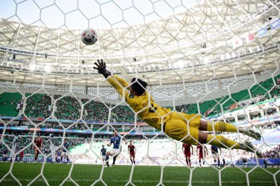 替补上阵，马杜埃凯社媒晒照：虽然取胜，但是还