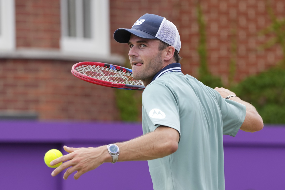 队外线突破 队外线突破