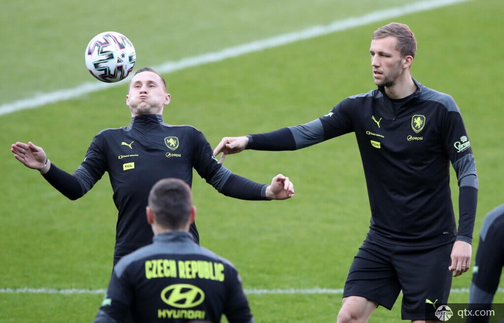 仅仅是两位 仅仅是两位