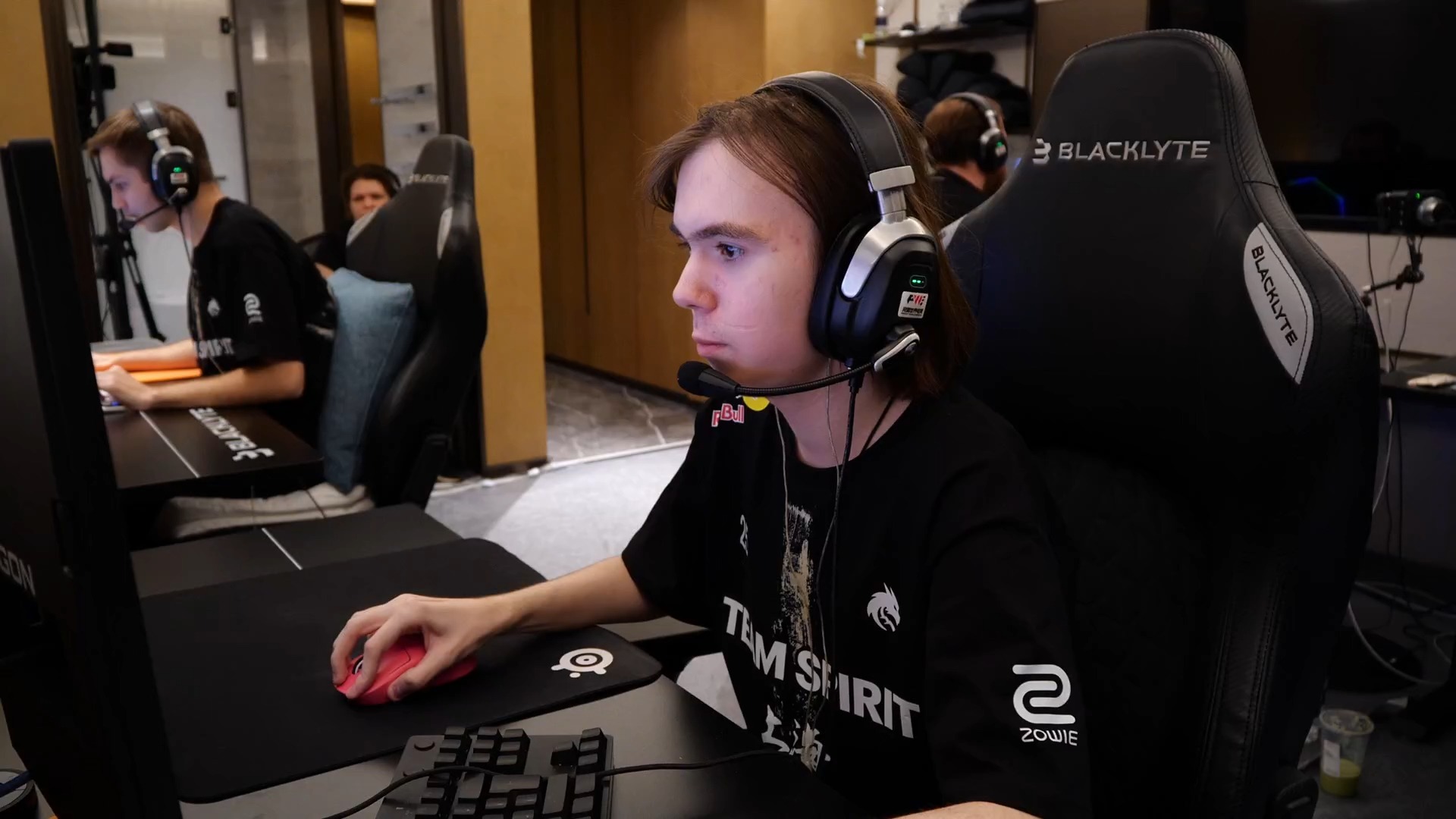 易组建七巨 易组建七巨