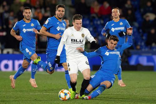 表现出色 表现出色