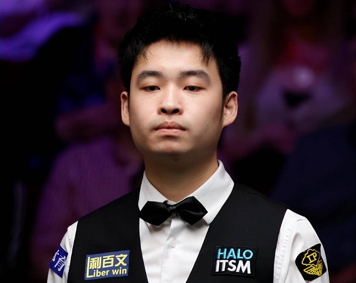 它像一盏警 它像一盏警